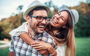 about Splendid dental woodlands, hipster couple in hats