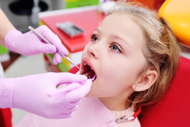 pediatric dental emergency (2) little girl with pediatric dental emergency